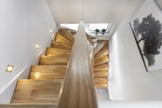 新築でセンス抜群な階段照明を取り付けるには 施工例まとめ あると便利な住宅の装備まとめ集